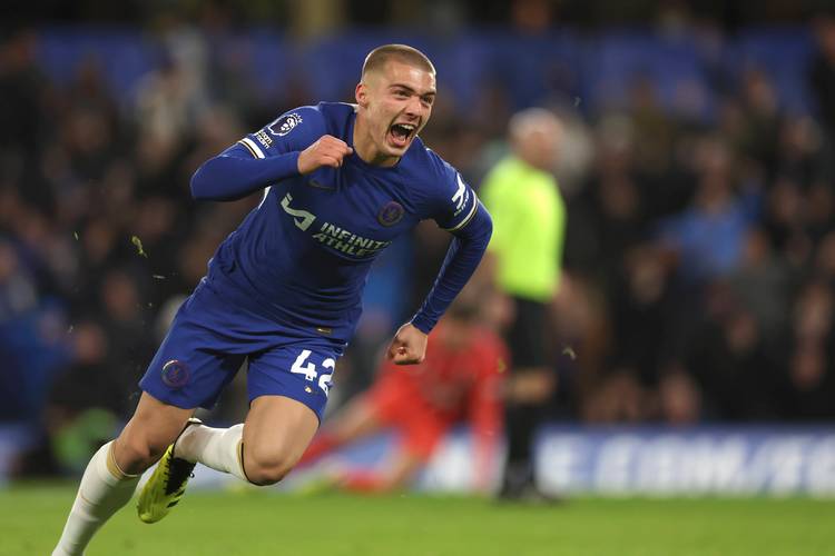 每体：在巴萨更衣室，队友们都叫杰拉德-马丁为“杰拉德-马尔蒂尼”（每体：巴萨更衣室中，杰拉德-马丁被队友称作“杰拉德-马尔蒂尼”）