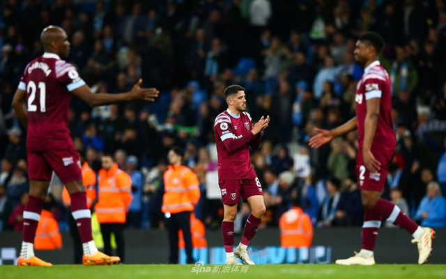 快船总裁弗兰克揽责：我为快船的糟糕战绩承担责任，没人责怪保罗（快船总裁弗兰克：球队战绩不佳由我负责，保罗不该被指责）