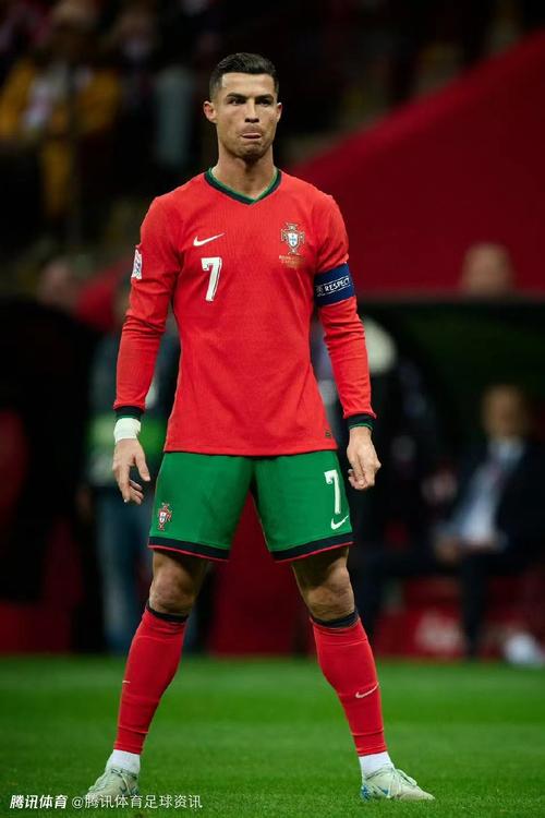 这队防守轮转太快了（这支球队的防守轮转速度惊人）