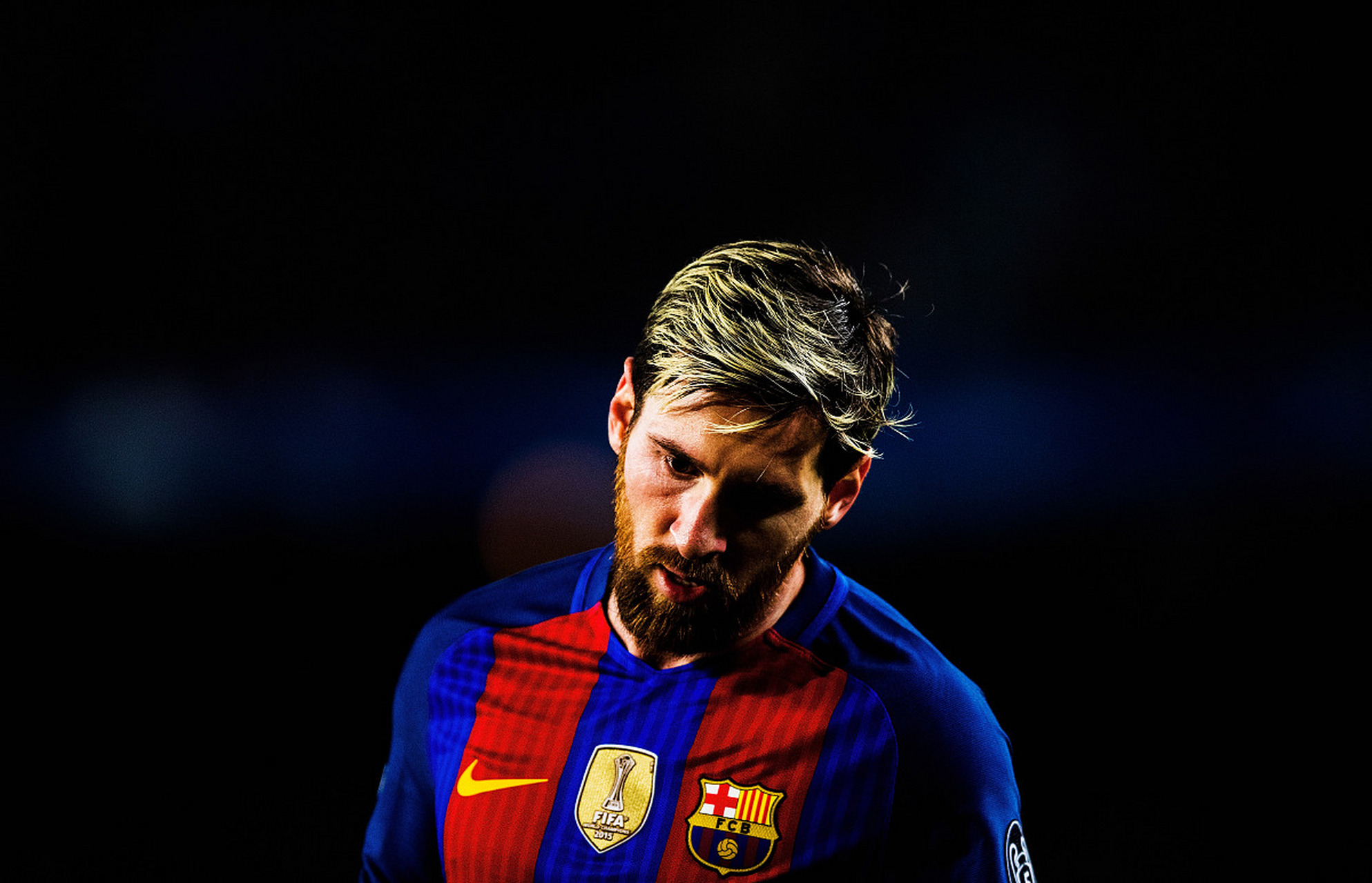 记者：王钰栋身体疲劳已返杭，不参加熊猫杯；多人也有伤病（记者：王钰栋因疲劳已回杭，缺席熊猫杯，多名球员同样带伤）