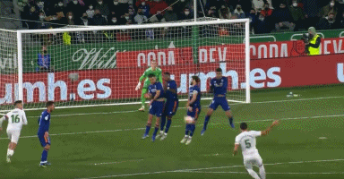 湖人惨败马刺，里夫斯和斯玛特说到点上了，詹姆斯还能重拾状态（惨负马刺！里夫斯、斯玛特点破症结，詹姆斯还能回勇？）